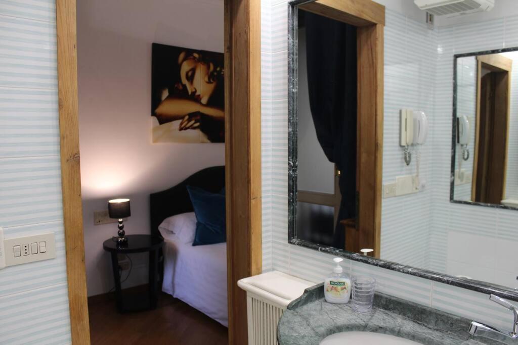 Blue Navona Two Bedroom Apartment - Topcollection โรม ภายนอก รูปภาพ