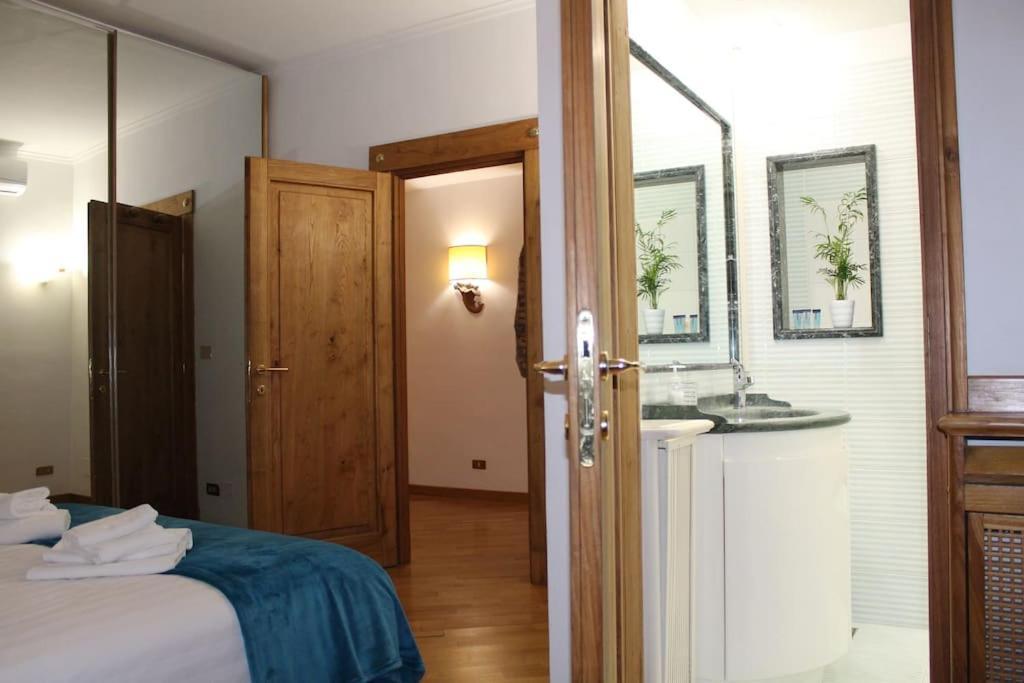 Blue Navona Two Bedroom Apartment - Topcollection โรม ภายนอก รูปภาพ
